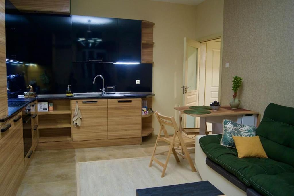 Cozy 2Br Oasis In Central Μπουργκάς Εξωτερικό φωτογραφία